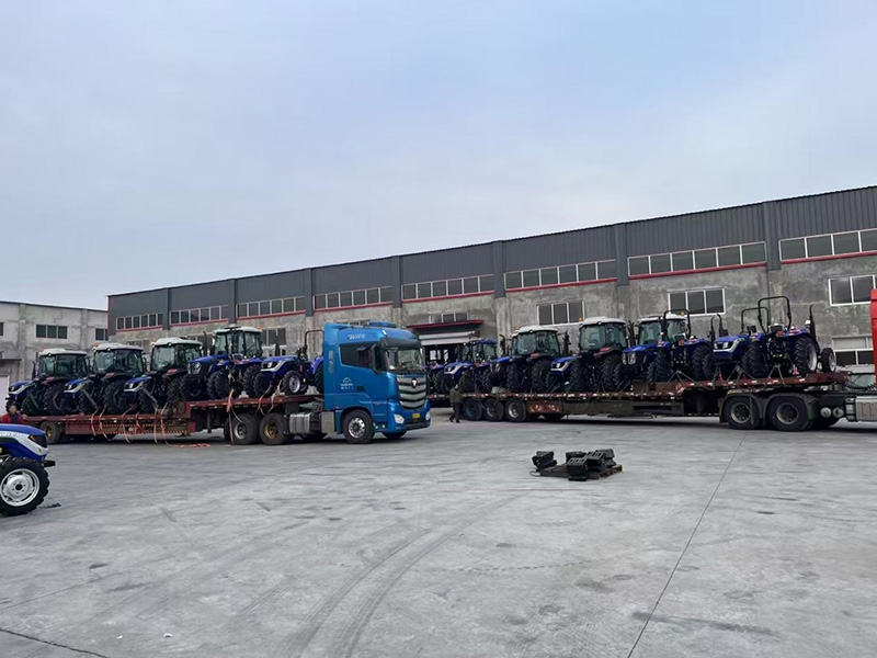 ဗဟိုအာရှသို့တင်ပို့သည့်ဘုန်းကြီးလယ်ထွန်စက်သည်တင်ဆောင်လာသော