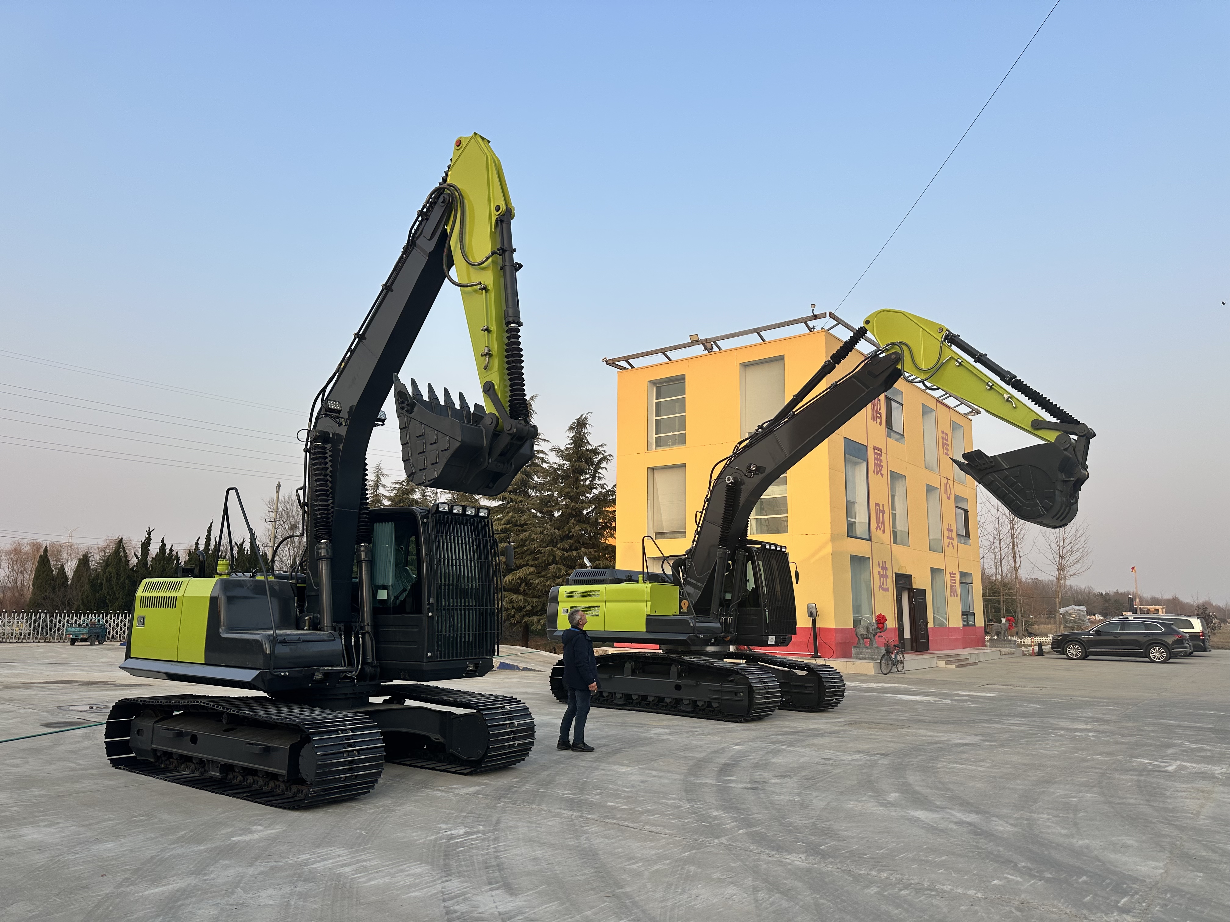 ဥရောပဖောက်သည်များသည် Excavators DX370 နှင့် DX230 တို့ကို အမှာစာများတင်ကြသည်။